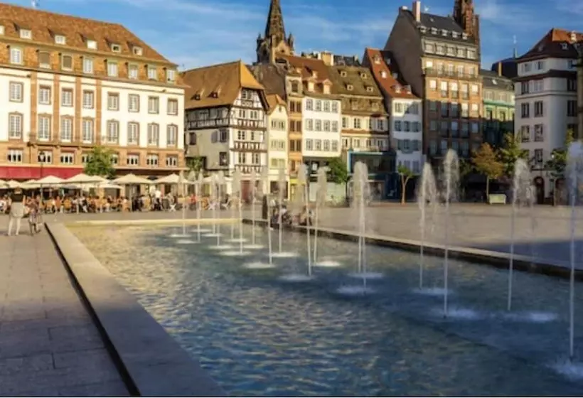 בית מלון כפרי Clapclap Hôtel, Food & Bar