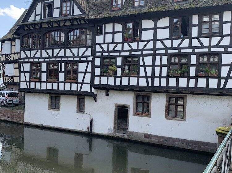 فندق Clapclap Hôtel, Food & Bar