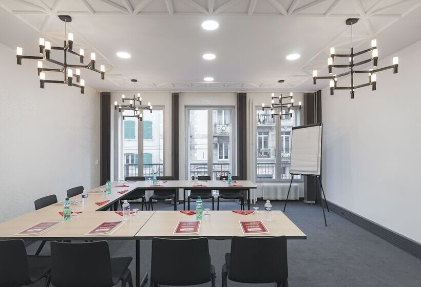 فندق Clapclap Hôtel, Food & Bar