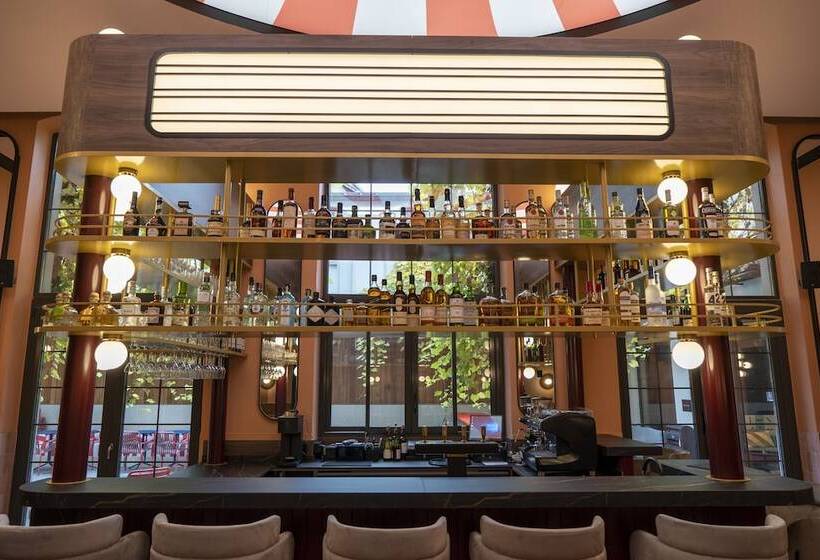 فندق Clapclap Hôtel, Food & Bar