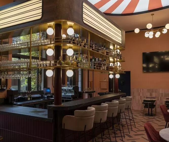 בית מלון כפרי Clapclap Hôtel, Food & Bar