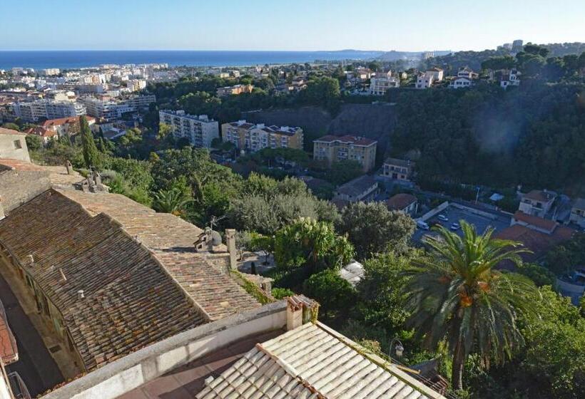 هتل Château Le Cagnard