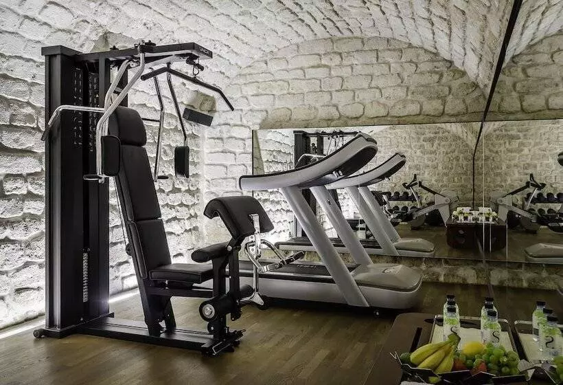 ホテル Du Ministere