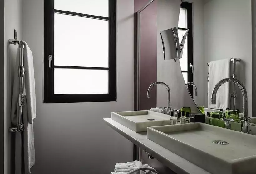 ホテル Du Ministere