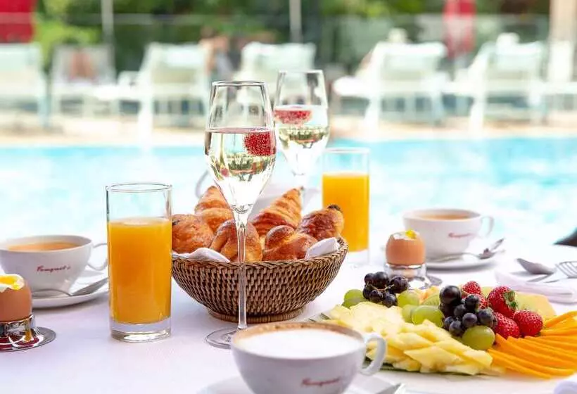 فندق Hôtel Barrière Le Majestic Cannes