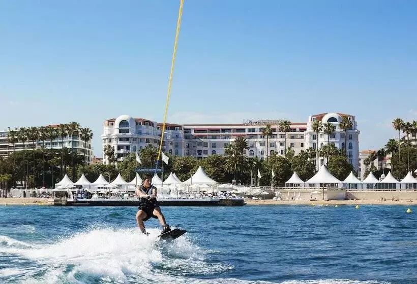 فندق Hôtel Barrière Le Majestic Cannes