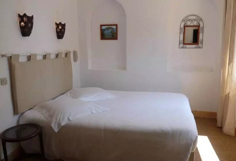 فندق Hôtel L Oustaou