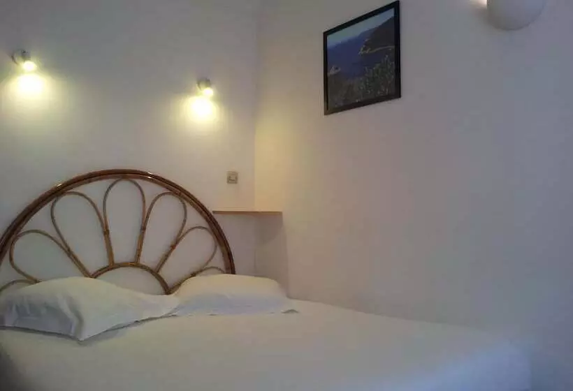 فندق Hôtel L Oustaou