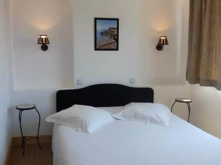 فندق Hôtel L Oustaou