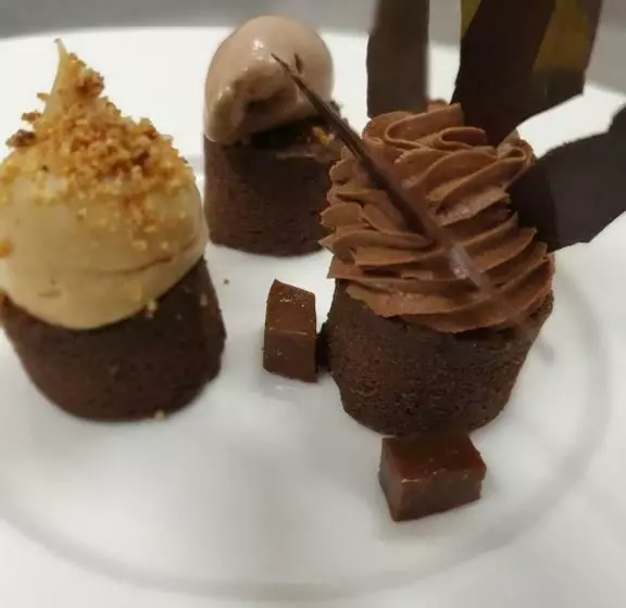 Отель Hôtel Les Prateaux