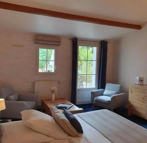 Отель Hôtel Les Prateaux