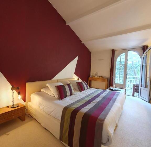 ホテル Hôtel Les Prateaux