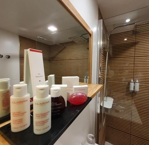 ホテル Hôtel Les Prateaux