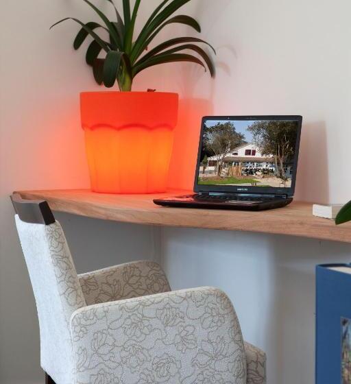 ホテル Hôtel Les Prateaux