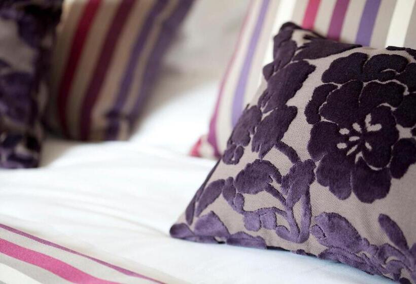 ホテル Hôtel Les Prateaux