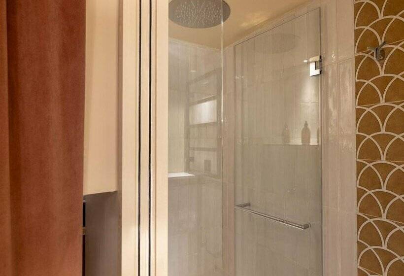 هتل L De Lutece Notre Dame