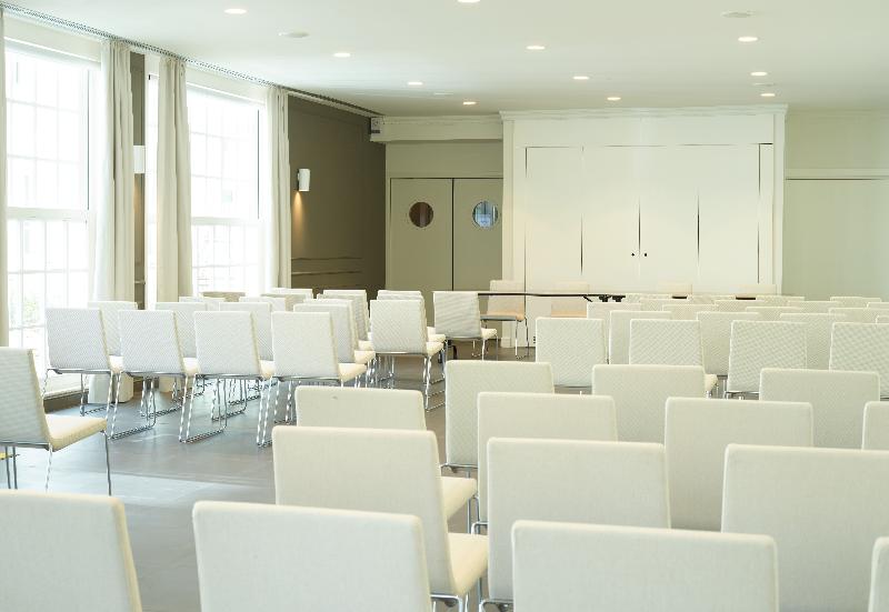 فندق Hôtel De Cavoye