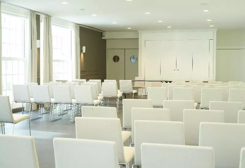 هتل Hôtel De Cavoye