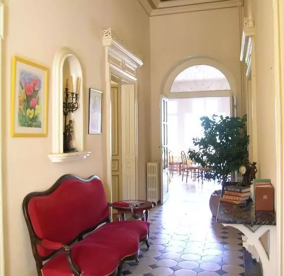 酒店 Le Roussillon