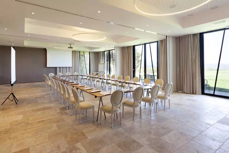 Hotel Mas Des Herbes Blanches Hôtel & Spa – Relais & Châteaux