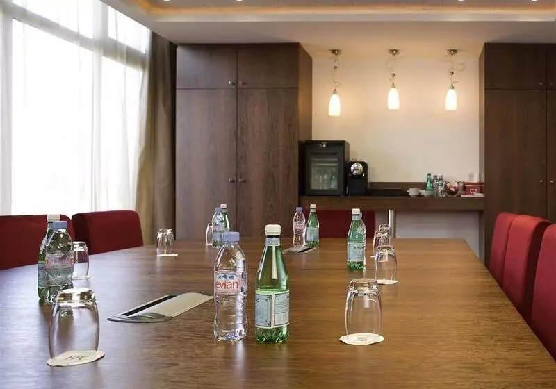 호텔 Mercure Annemasse Porte De Geneve