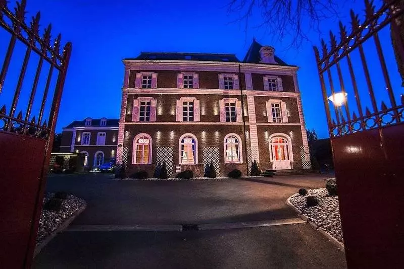 هتل The Originals Boutique, La Maison Rouge, Lens Ouest