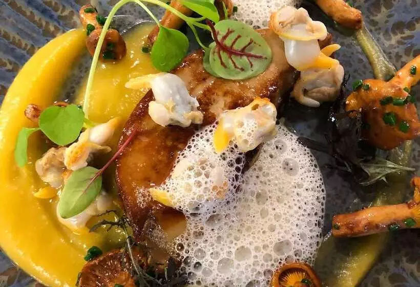 هتل The Originals Boutique, La Maison Rouge, Lens Ouest