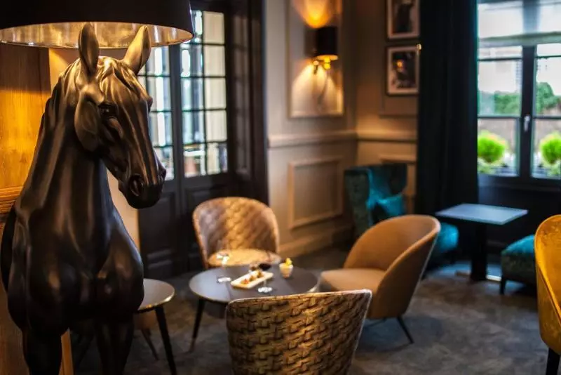 هتل The Originals Boutique, La Maison Rouge, Lens Ouest