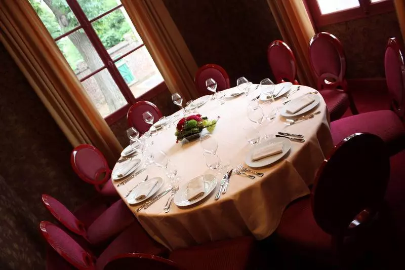 هتل The Originals Boutique, La Maison Rouge, Lens Ouest