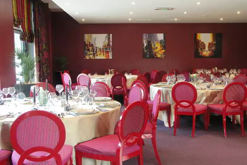 هتل The Originals Boutique, La Maison Rouge, Lens Ouest