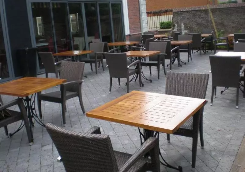 هتل The Originals Boutique, La Maison Rouge, Lens Ouest