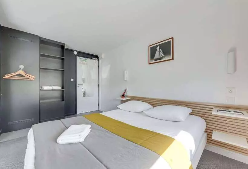 Brit Hotel Lyon Eurexpo