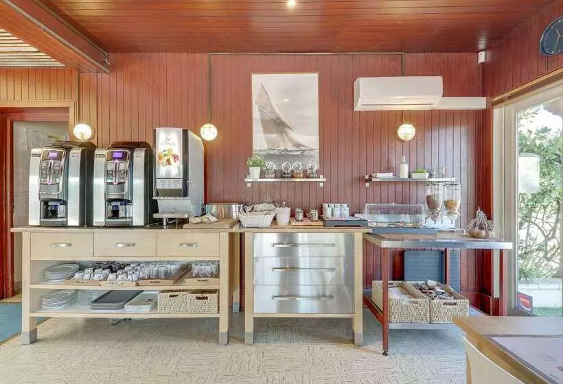 Brit Hotel Lyon Eurexpo