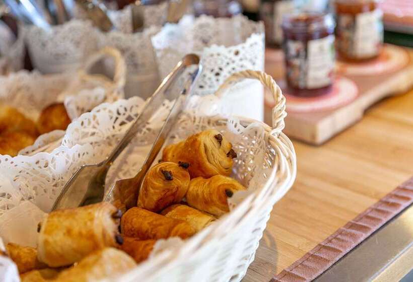 Brit Hotel Lyon Eurexpo