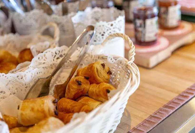 Brit Hotel Lyon Eurexpo