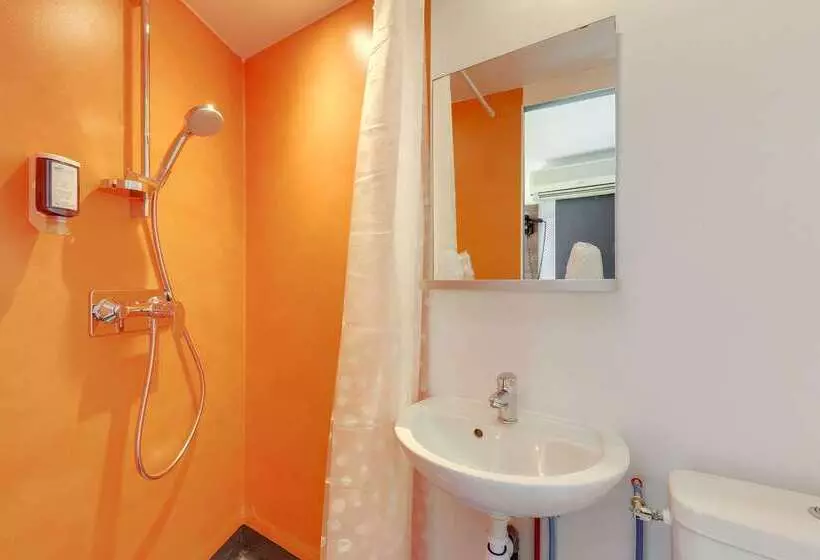 Brit Hotel Lyon Eurexpo