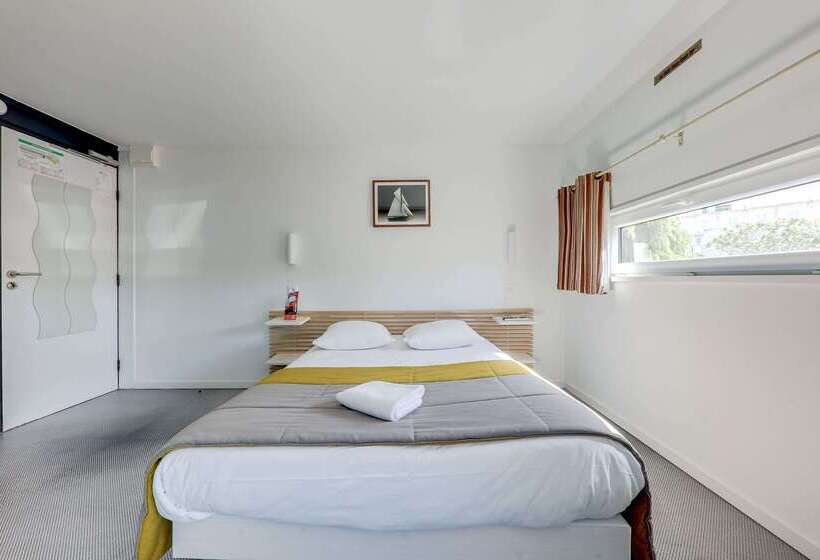 Brit Hotel Lyon Eurexpo