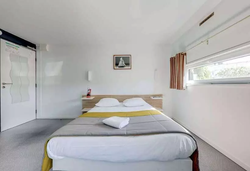 Brit Hotel Lyon Eurexpo