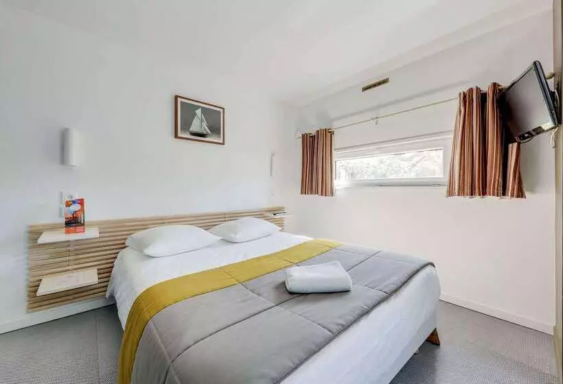 Brit Hotel Lyon Eurexpo