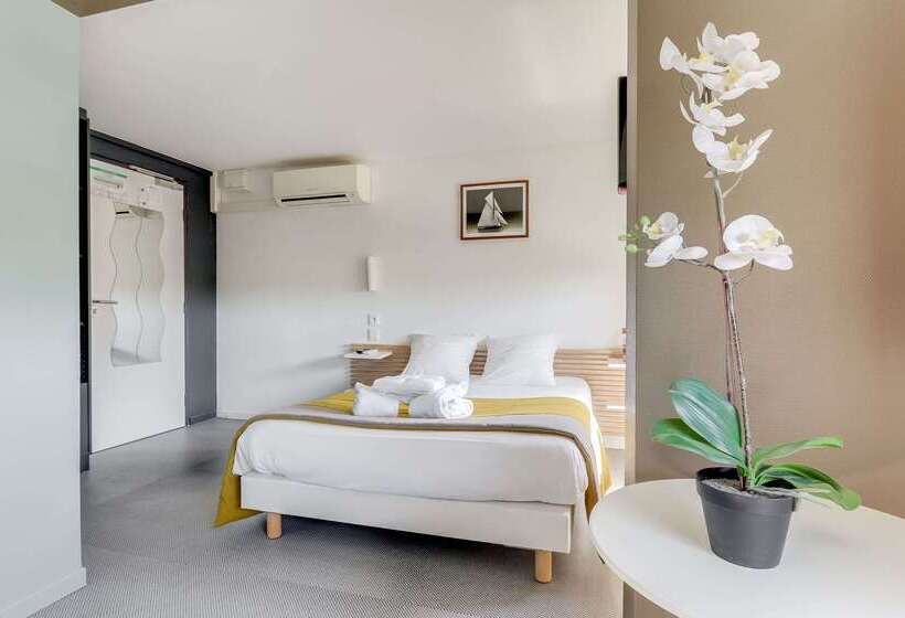 Brit Hotel Lyon Eurexpo