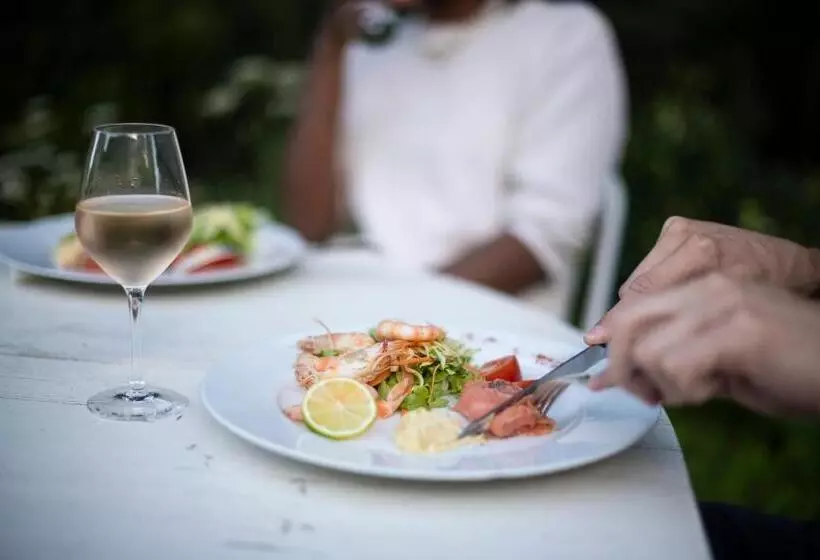 Отель Domaine La Gentilhommière