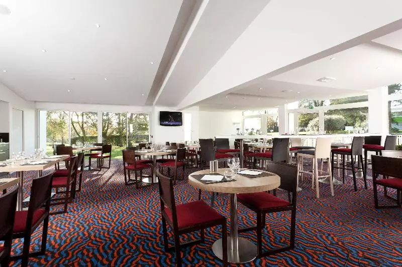 Отель Holiday Inn Lille Ouest Englos, An Ihg