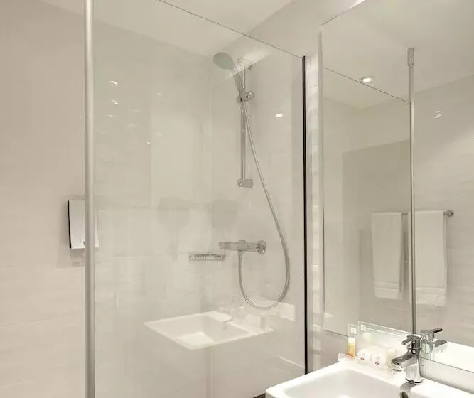 Отель Holiday Inn Lille Ouest Englos, An Ihg