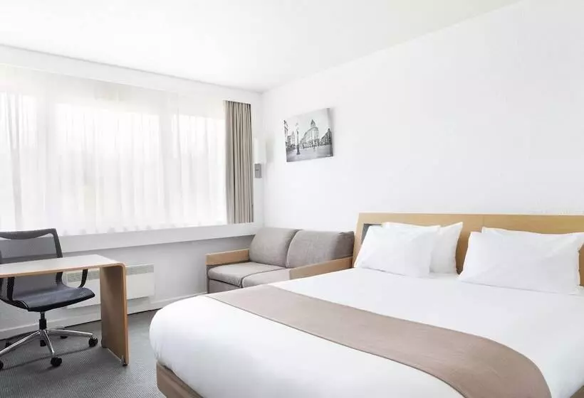 Отель Holiday Inn Lille Ouest Englos, An Ihg