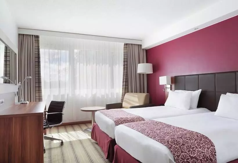 Отель Holiday Inn Lille Ouest Englos, An Ihg