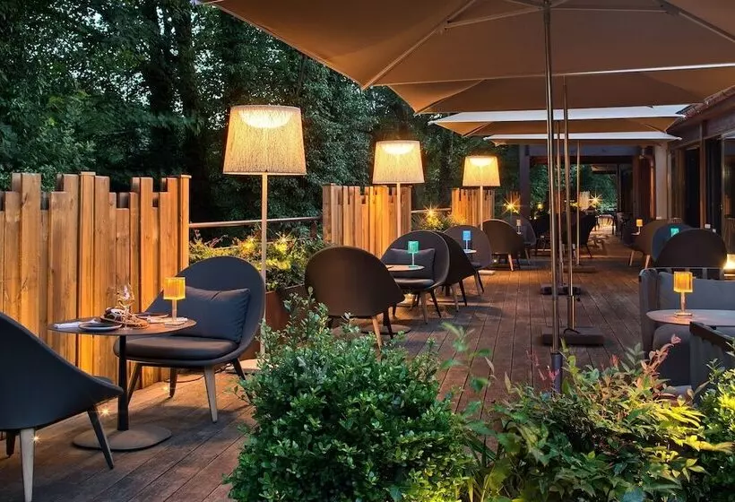 酒店 La Cheneaudière   Hôtel Spa   Relais & Châteaux