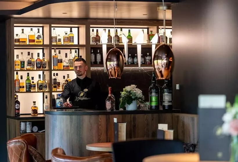 酒店 La Cheneaudière   Hôtel Spa   Relais & Châteaux