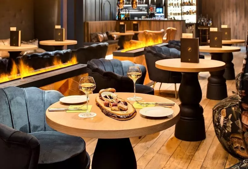 酒店 La Cheneaudière   Hôtel Spa   Relais & Châteaux