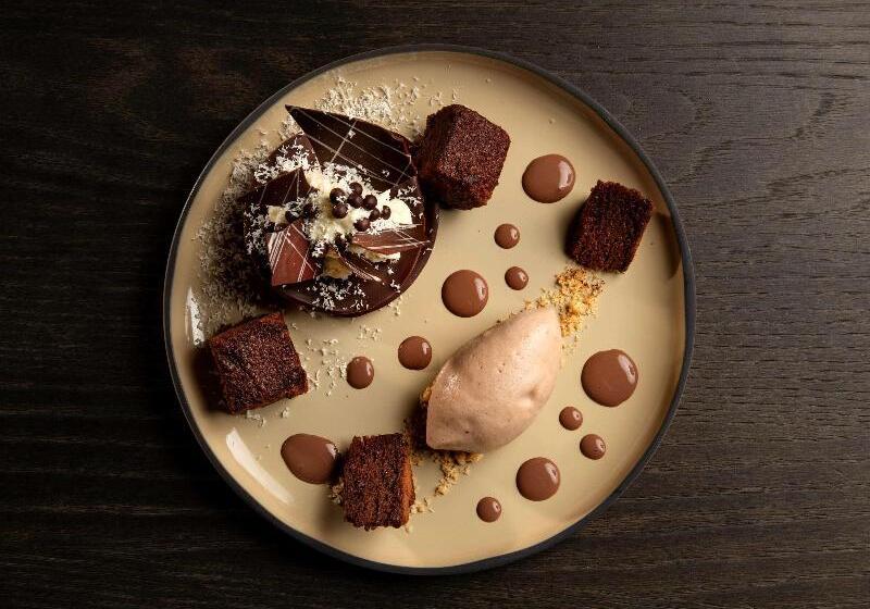 هتل Mgallery Le Louis Versailles Château