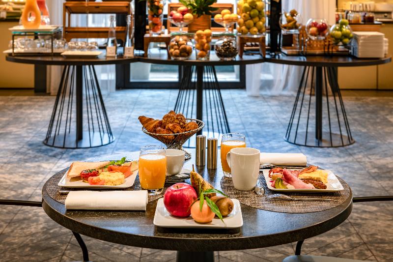 هتل Mgallery Le Louis Versailles Château